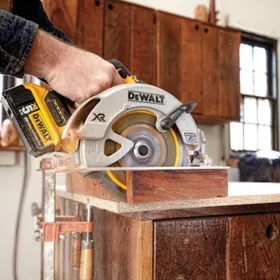 Sierra Circular 20V 7 1/4  dewalt DCS570B Sierra Circular inalambrica