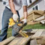 Eletrosierra 12 20V XR  dewalt DCCS620B Motosierra a batería - en uso