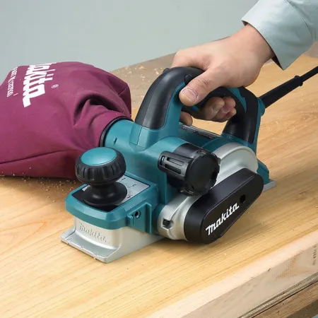 Cepillo Eléctrico Makita KP0810 82 mm 850W 4 mm Herramientas