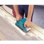 Lijadora de Banda Makita 9902 3” x 21” (76 x 533 mm) 1.010 W - en uso