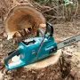 ElectroSierra Inalámbrica de Poda UC012GT102  Makita Motosierra a batería - en uso