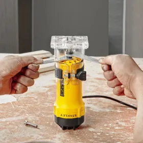 Rebajadora / Fresadora Stanley ST55-B2C 1/4” 550 W Fresadora para madera