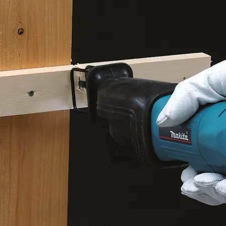 Sierra Sable Mini 340 W. - Vel. Variable,  Capacidad máxima corte 25,4 mm. Makita